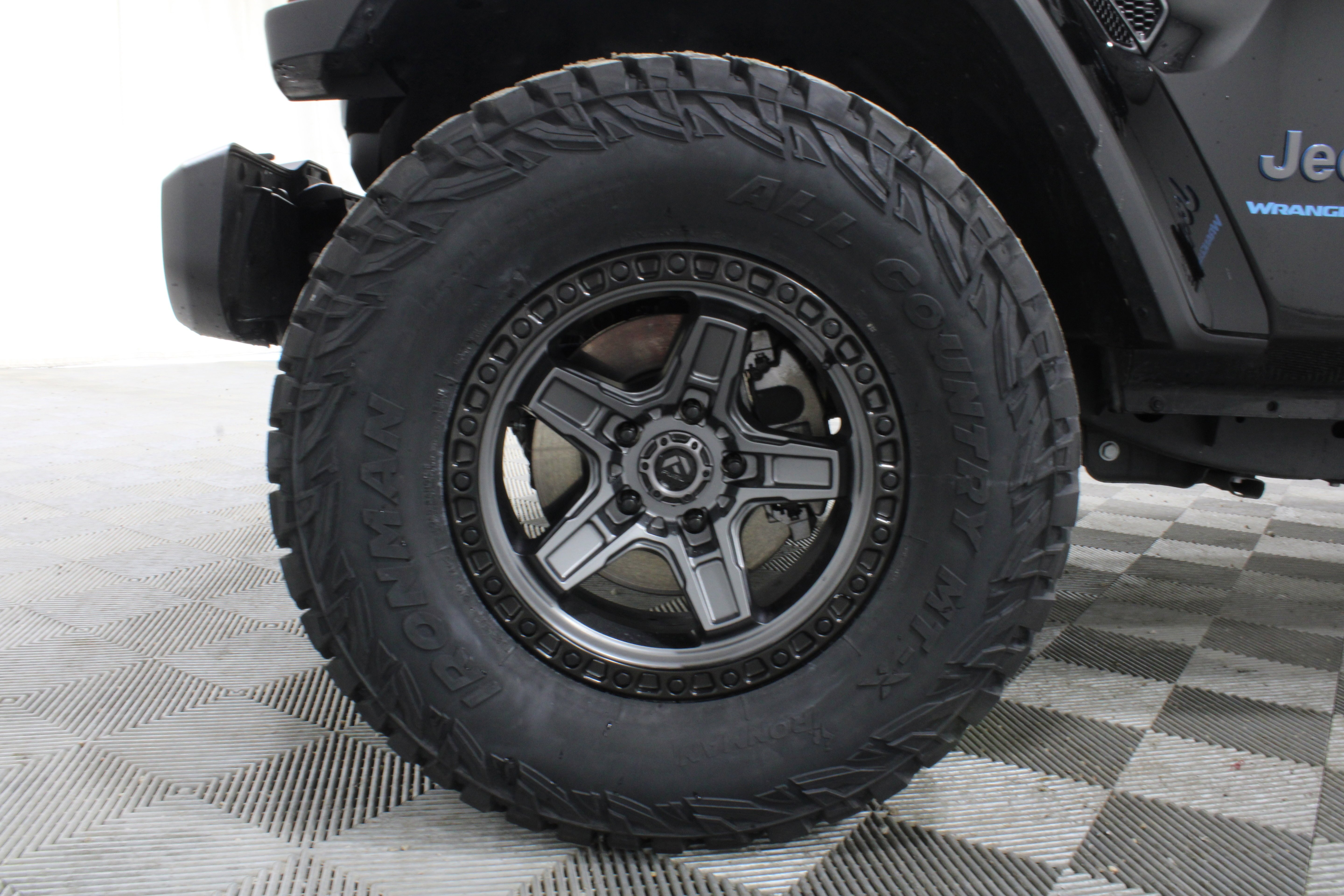 Used 2025 Black Clearcoat Jeep Sahara image 35