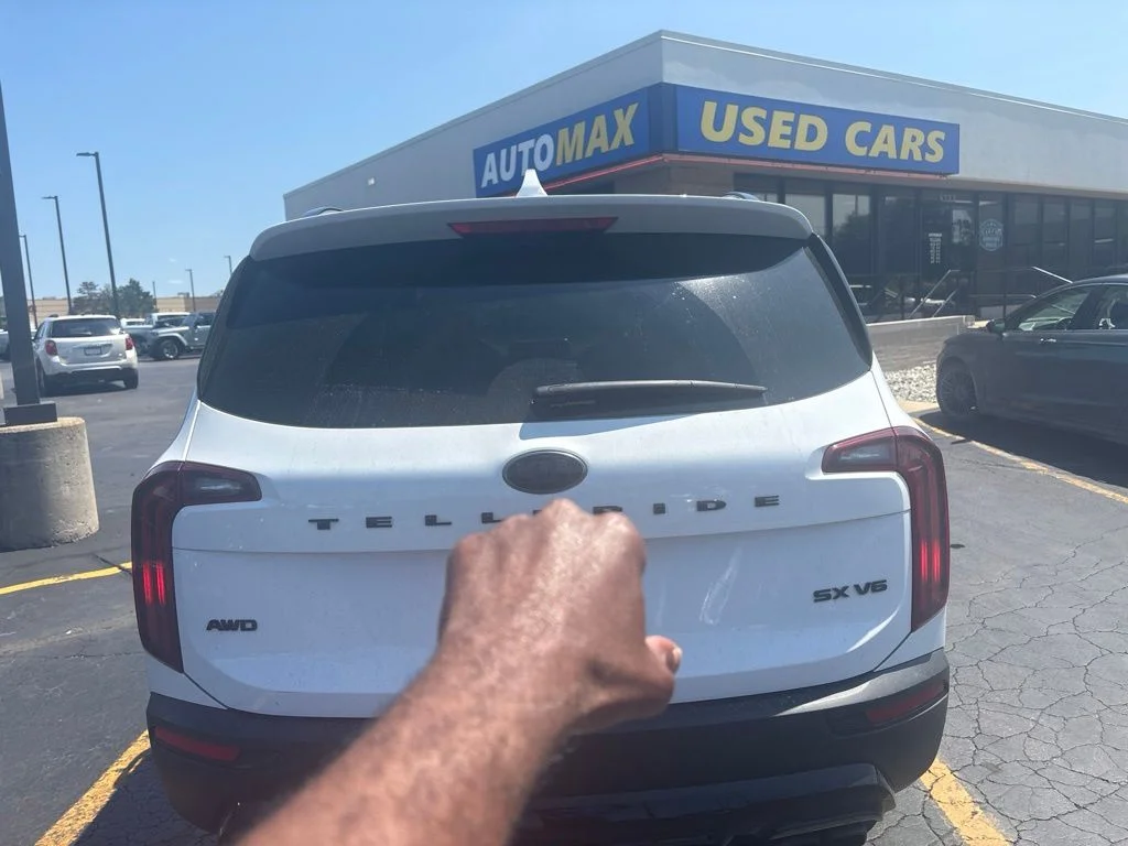 Used 2021 White Pearl Kia SX image 3