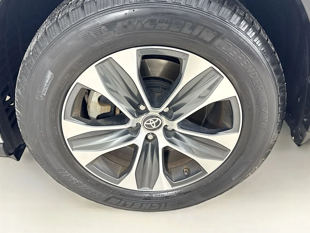 Used 2020 Celestial Silver Metallic Toyota XLE image 41