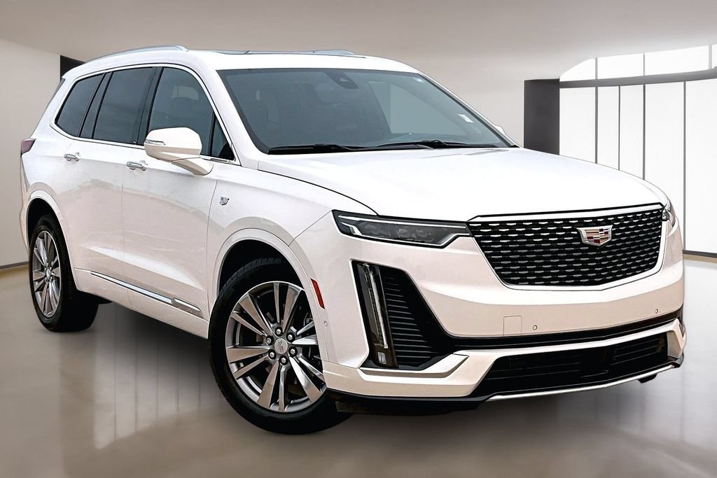 Certified Used 2025 Crystal White Tricoat Cadillac Premium Luxury image 11