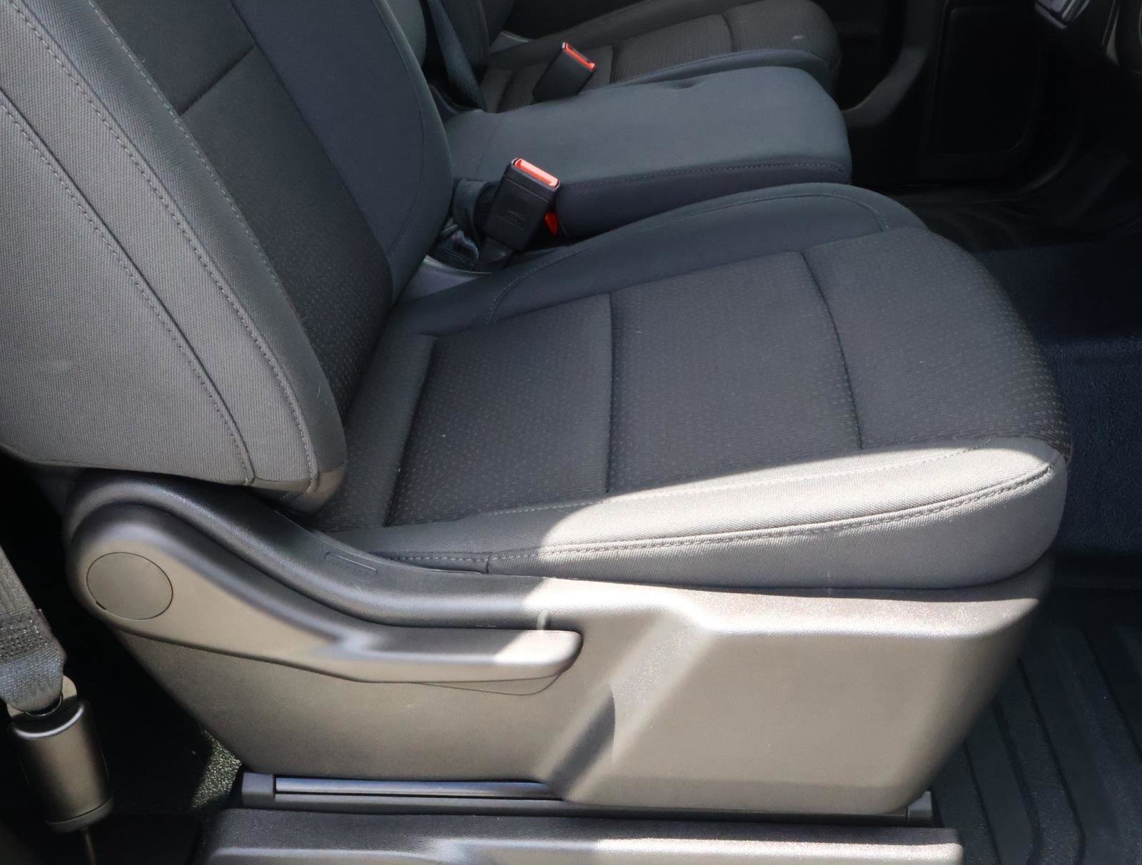 Used 2025 Obsidian Black Metallic Mercedes-Benz C 300 image 38