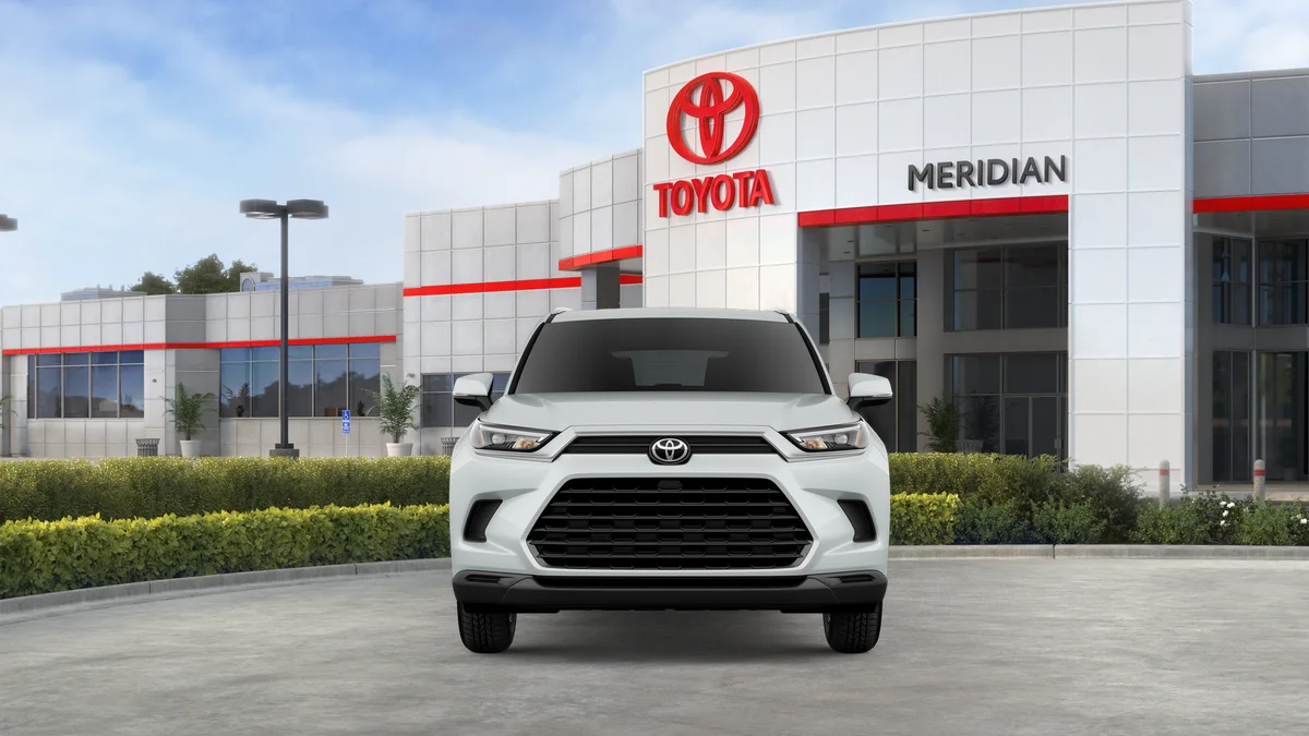 New 2026 Wind Chill Pearl Toyota XLE image 17