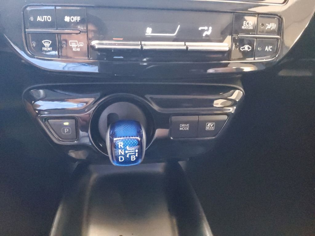 Used 2018 Gray Toyota Two image 28