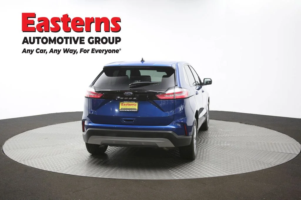Used 2021 Blue Ford SEL image 37