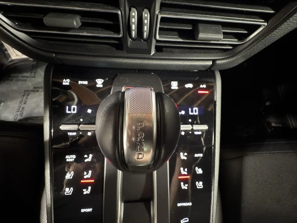 2024 Porsche Macan Base - Photo 28