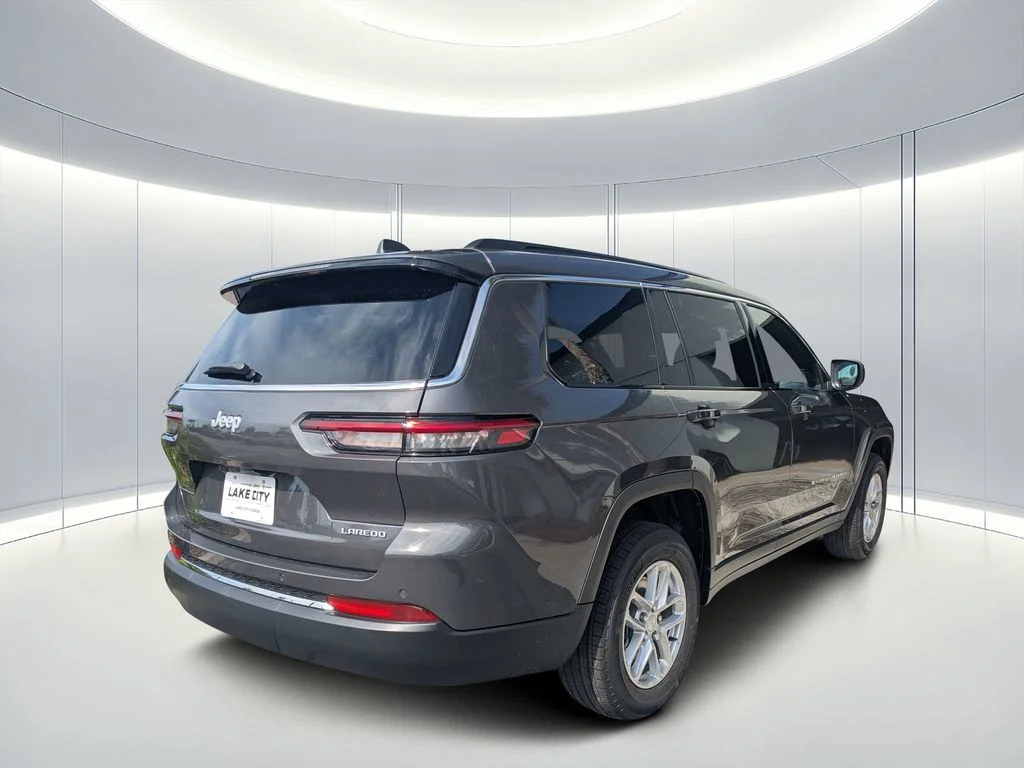 New 2026 Baltic Gray Metallic Clearcoat Jeep Laredo X image 4