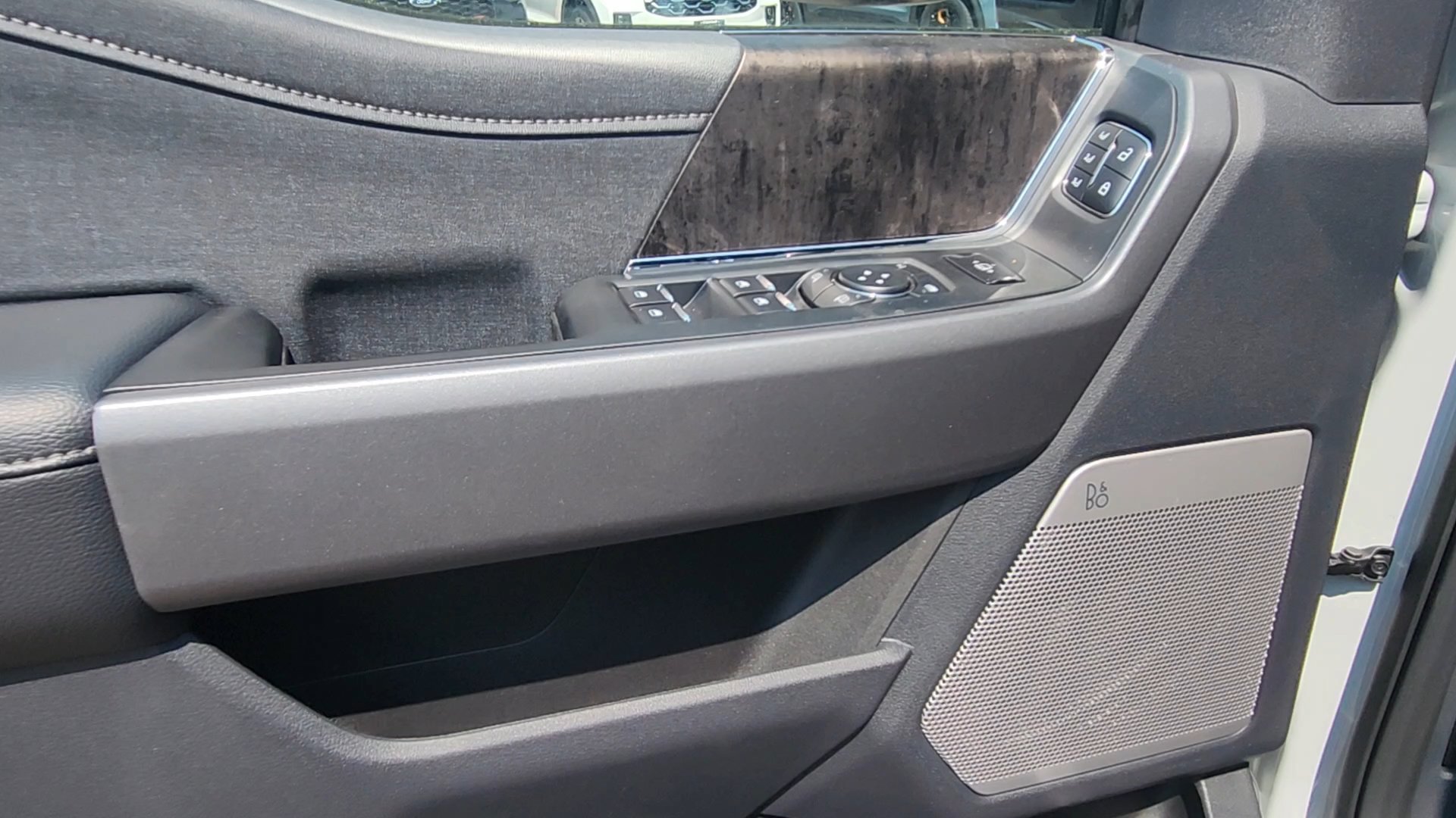 New 2026 Avalanche Ford LARIAT image 28