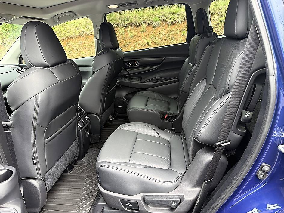 New 2026 SAPPHIRE BLUE PEARL Subaru Onyx Edition Touring 7-Passenger image 12