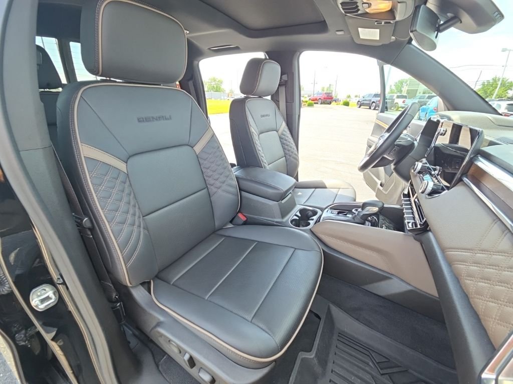 Used 2025 Black GMC Denali image 33