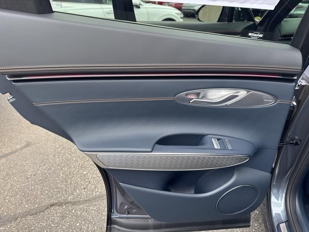 New 2026 Blue Genesis 2.5T SPORT PRESTIGE image 38
