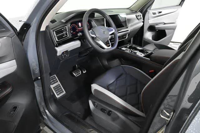 New 2026 Pure Gray Volkswagen 2.0T Peak Edition image 27
