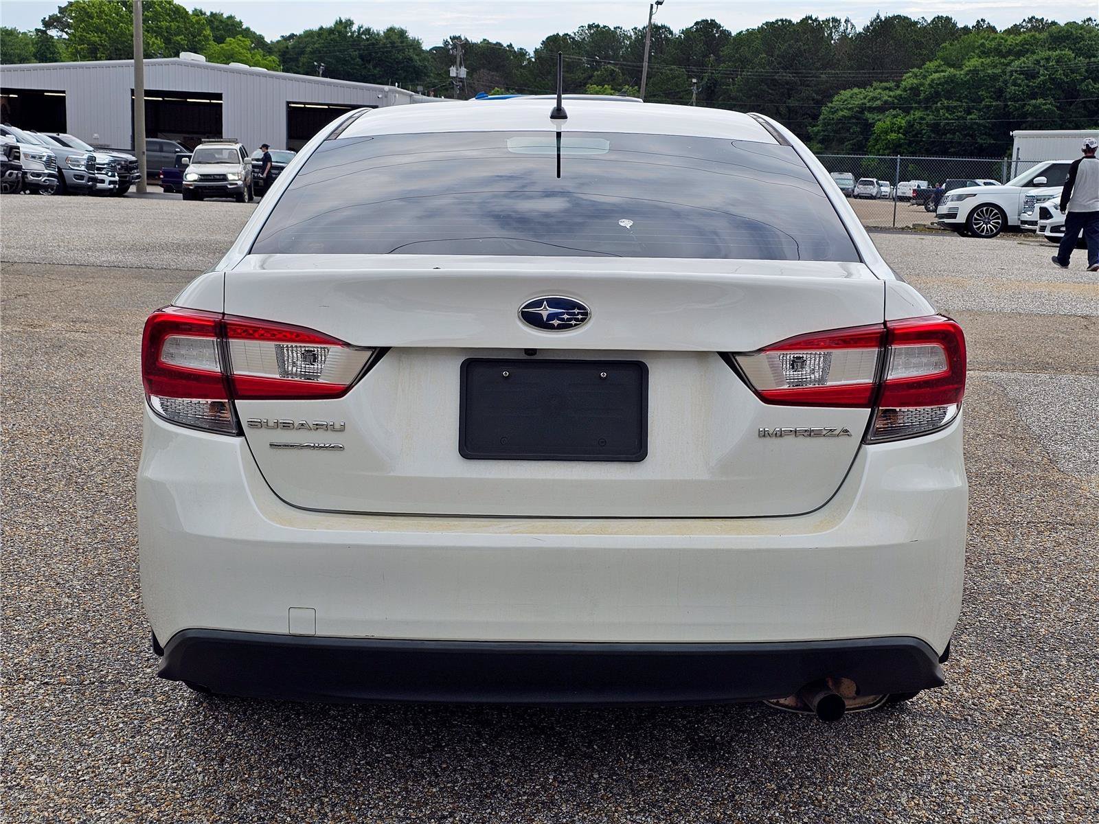 Used 2022 Crystal White Pearl Subaru  image 9
