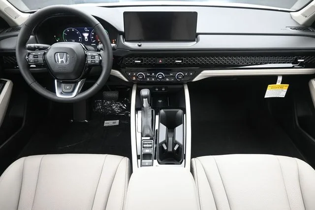New 2026 Platinum White Pearl Honda Touring Hybrid image 25