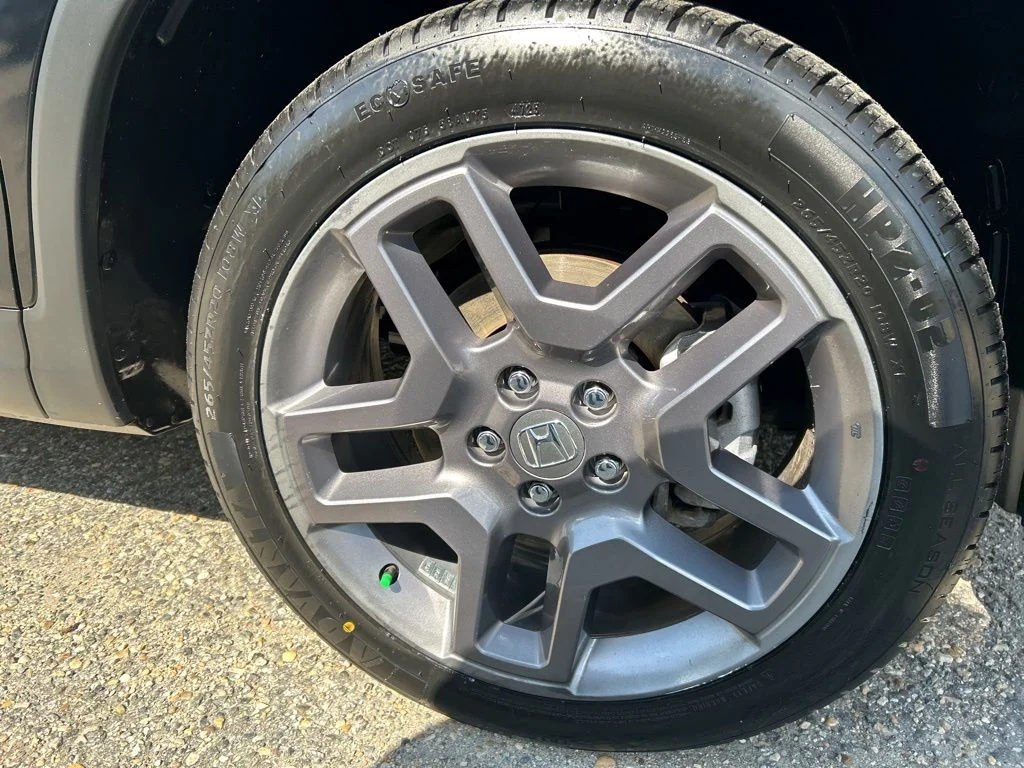 Used 2022 Black Honda EX-L image 26