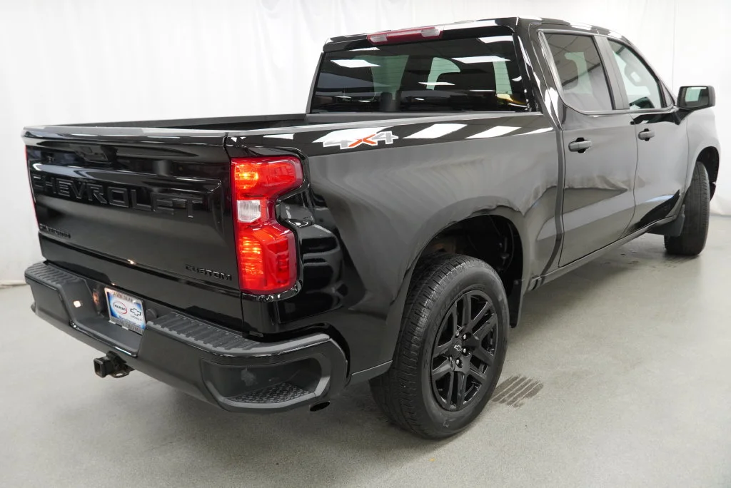 Certified Used 2023 BLACK Chevrolet Custom image 13