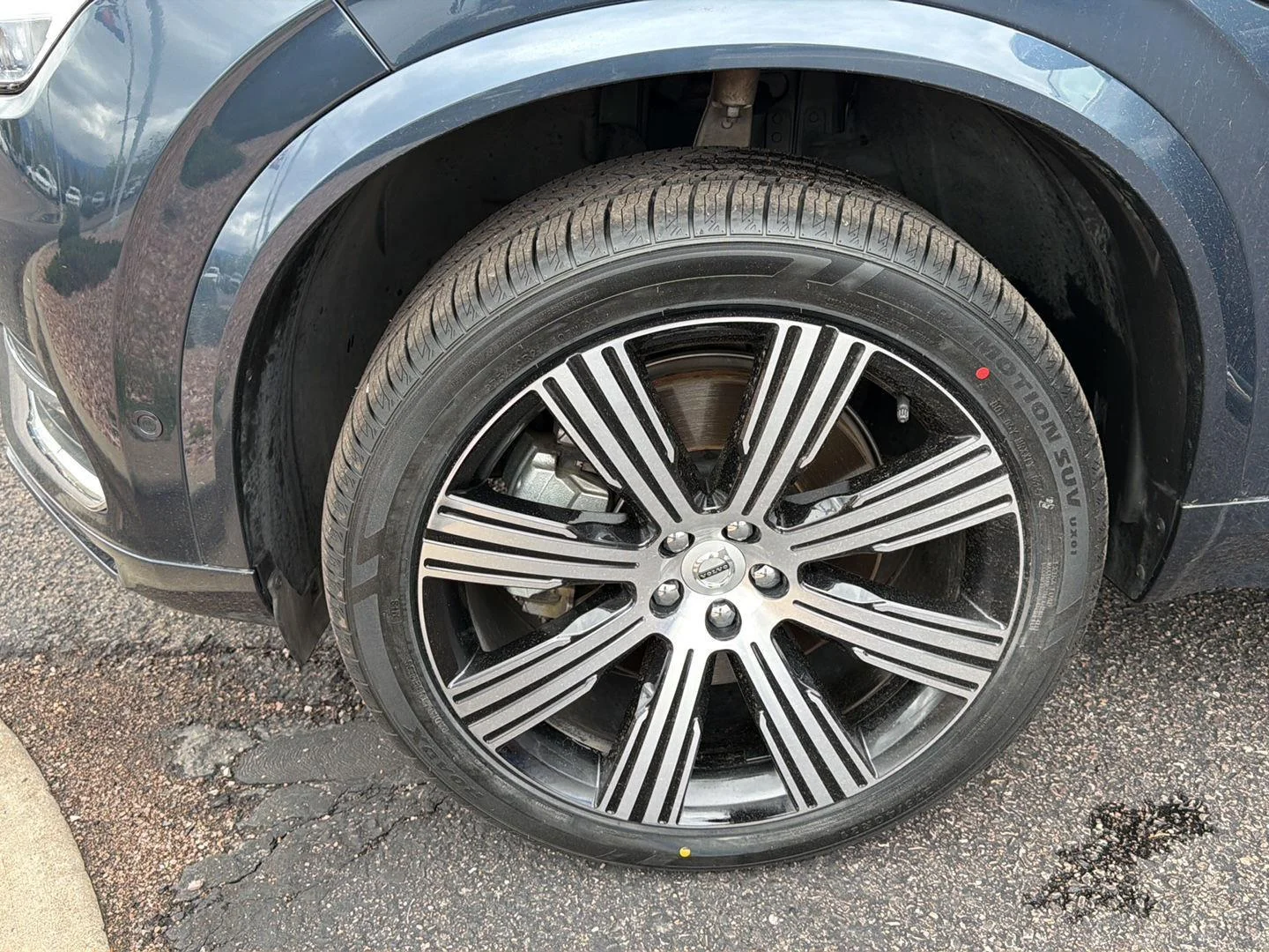 Used 2024 Denim Blue Metallic Volvo Ultimate Bright Theme image 11