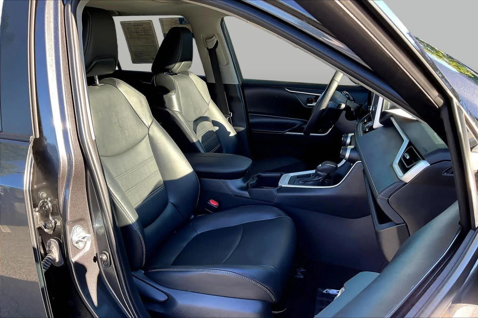 Used 2025 Magnetic Gray Metallic Toyota XLE Premium image 9