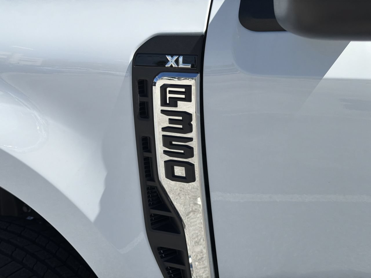 Used 2026 Oxford White Ford XL image 9
