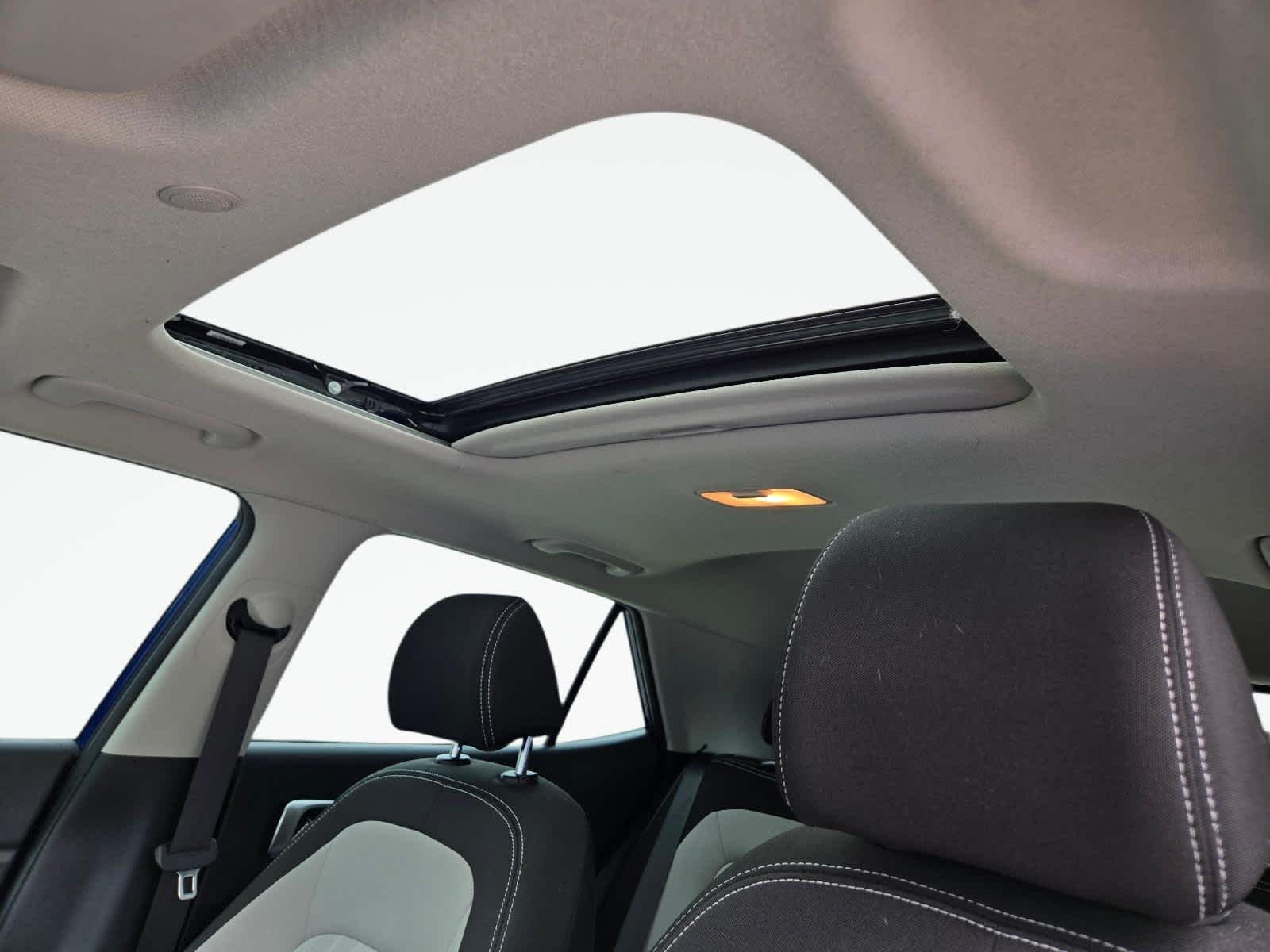 2023 Hyundai Venue SEL - Photo 17