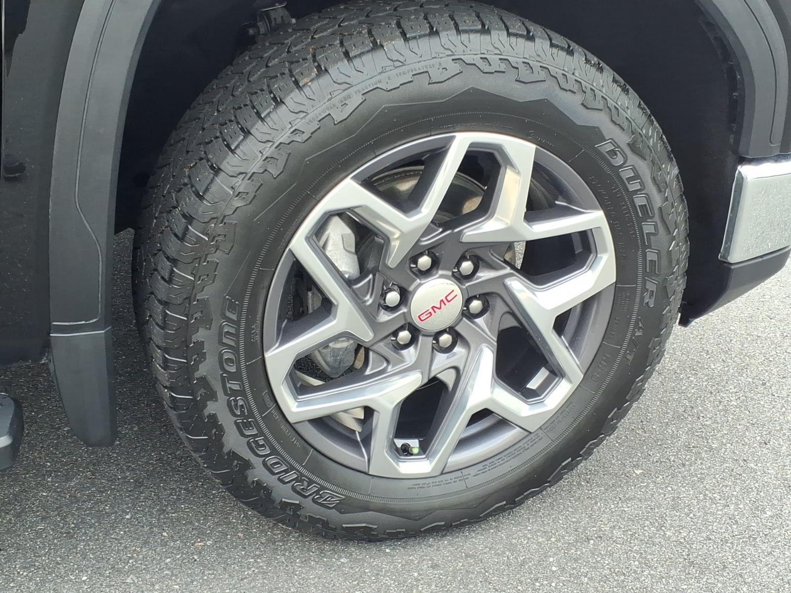 Used 2023 Onyx Black GMC SLT image 13