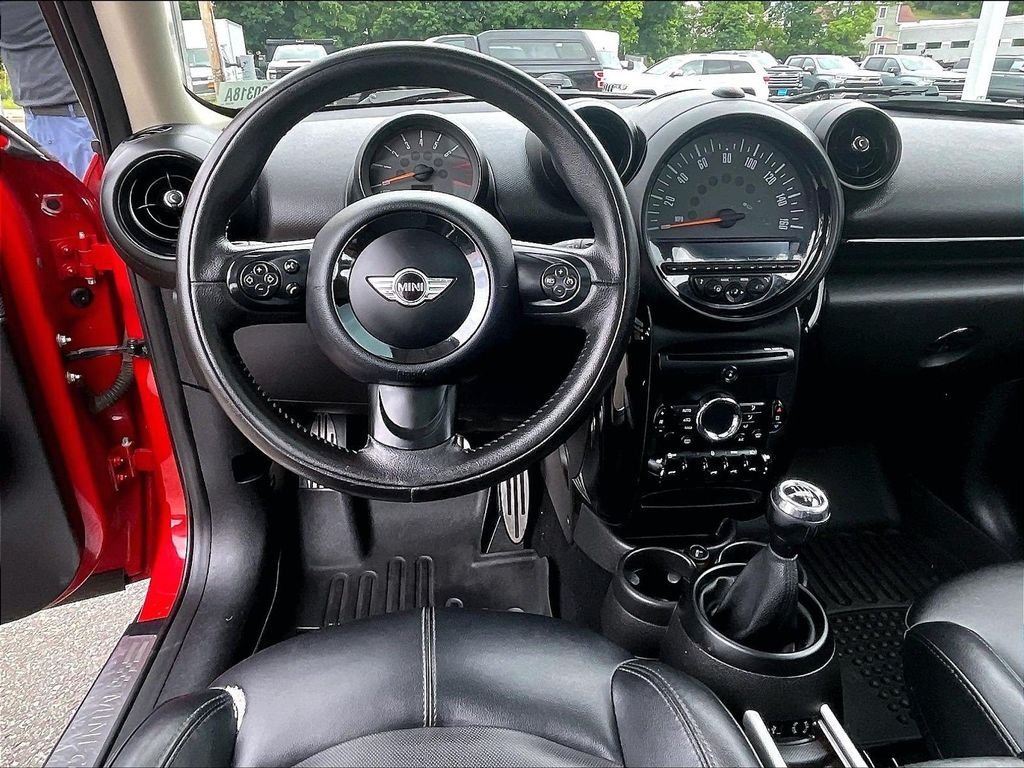 Used 2015 Red MINI Base image 17
