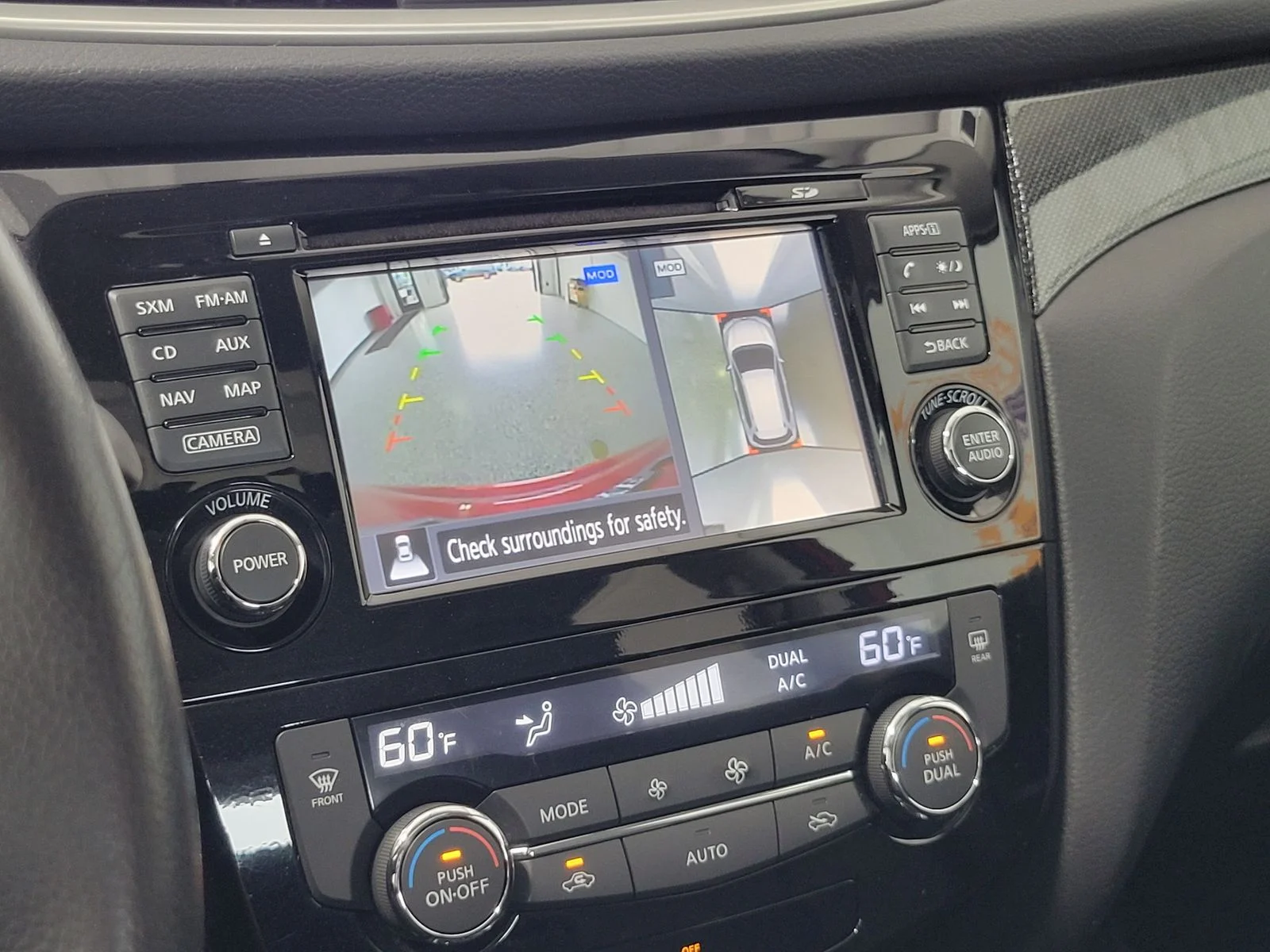 Used 2016 Red Nissan SL image 21