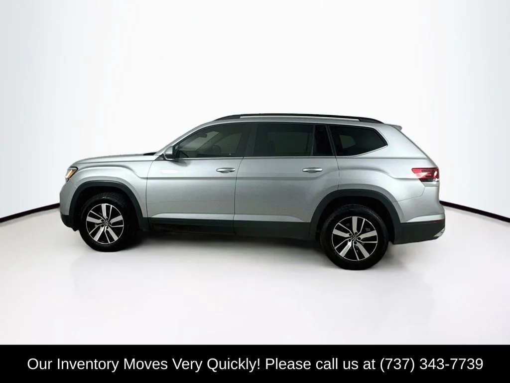 Used 2022 Silver Volkswagen 2.0T SE image 4