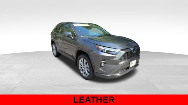 Used 2025 Gray Toyota XLE Premium image 10