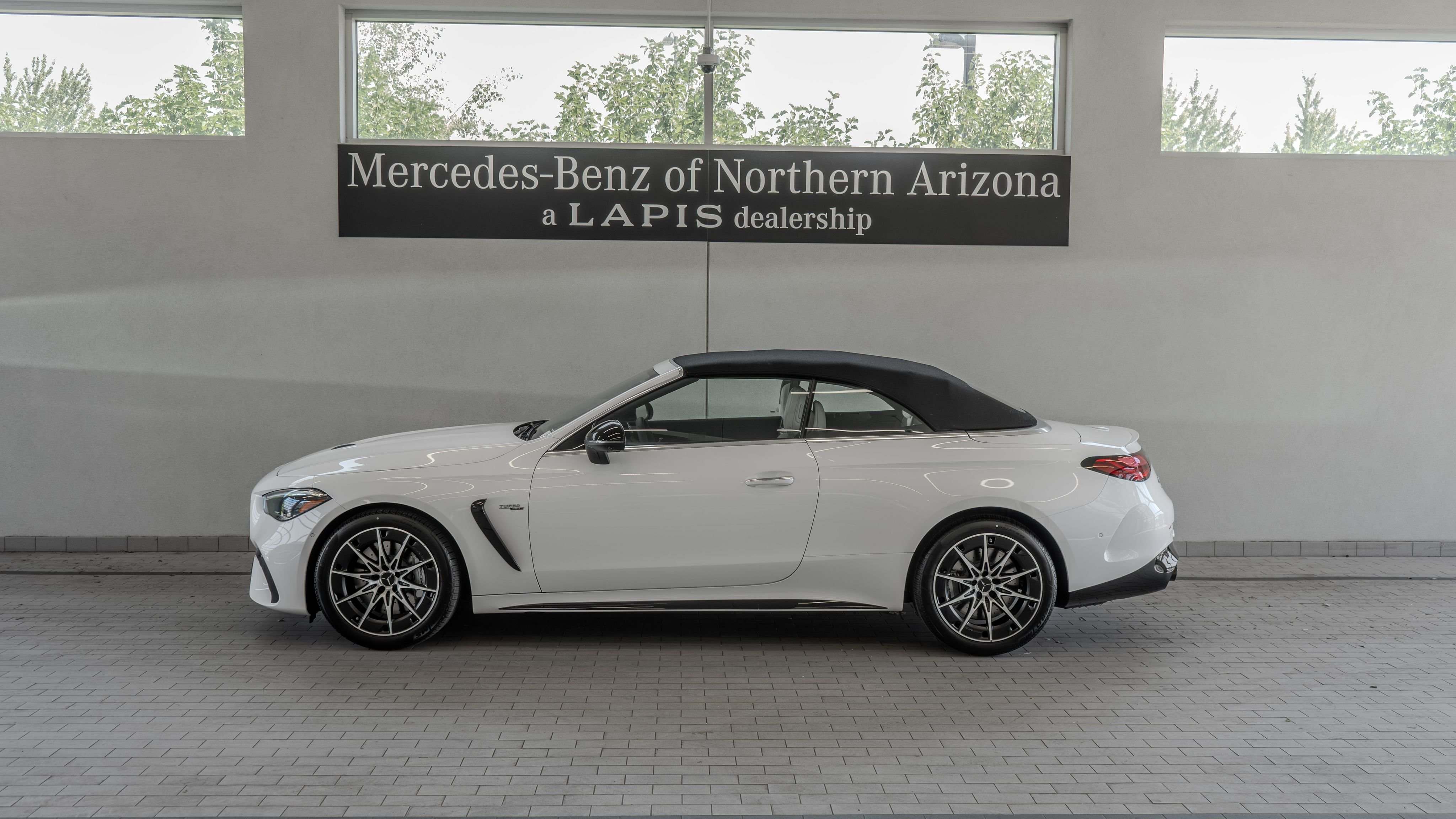 New 2026 MANUFAKTUR Moonlight White Metallic Mercedes-Benz CLE 53 AMG® image 2
