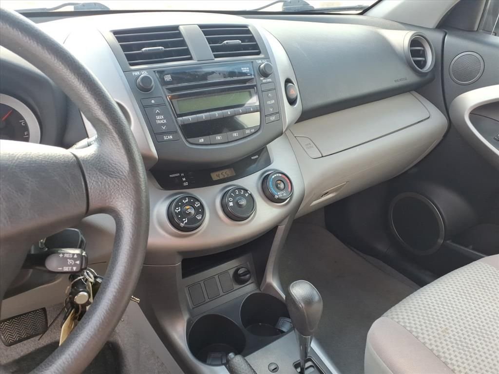 Used 2006 Silver Toyota Base image 26