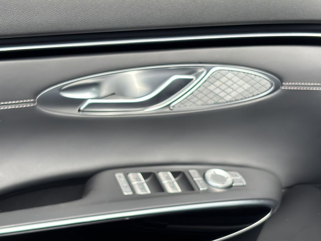 2026 GENESIS GV70 - Photo 12