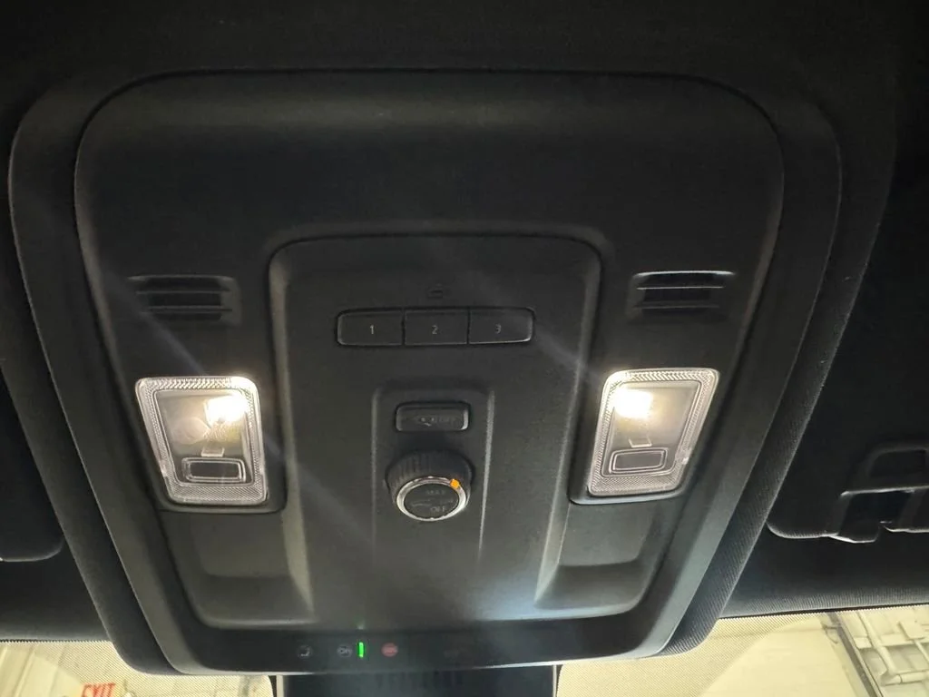 2023 Chevrolet Suburban Z71 - Photo 34