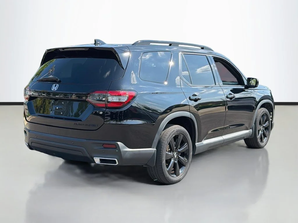 Used 2025 Crystal Black Pearl Honda Black Edition image 5