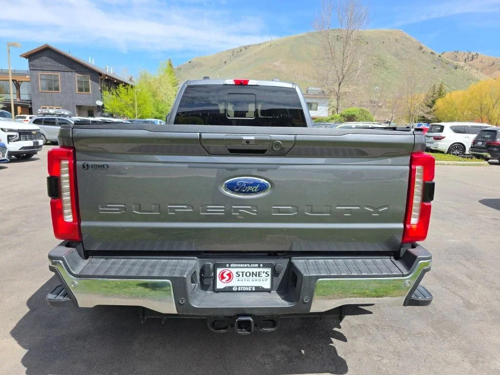 Used 2024 Gray Ford Lariat image 8