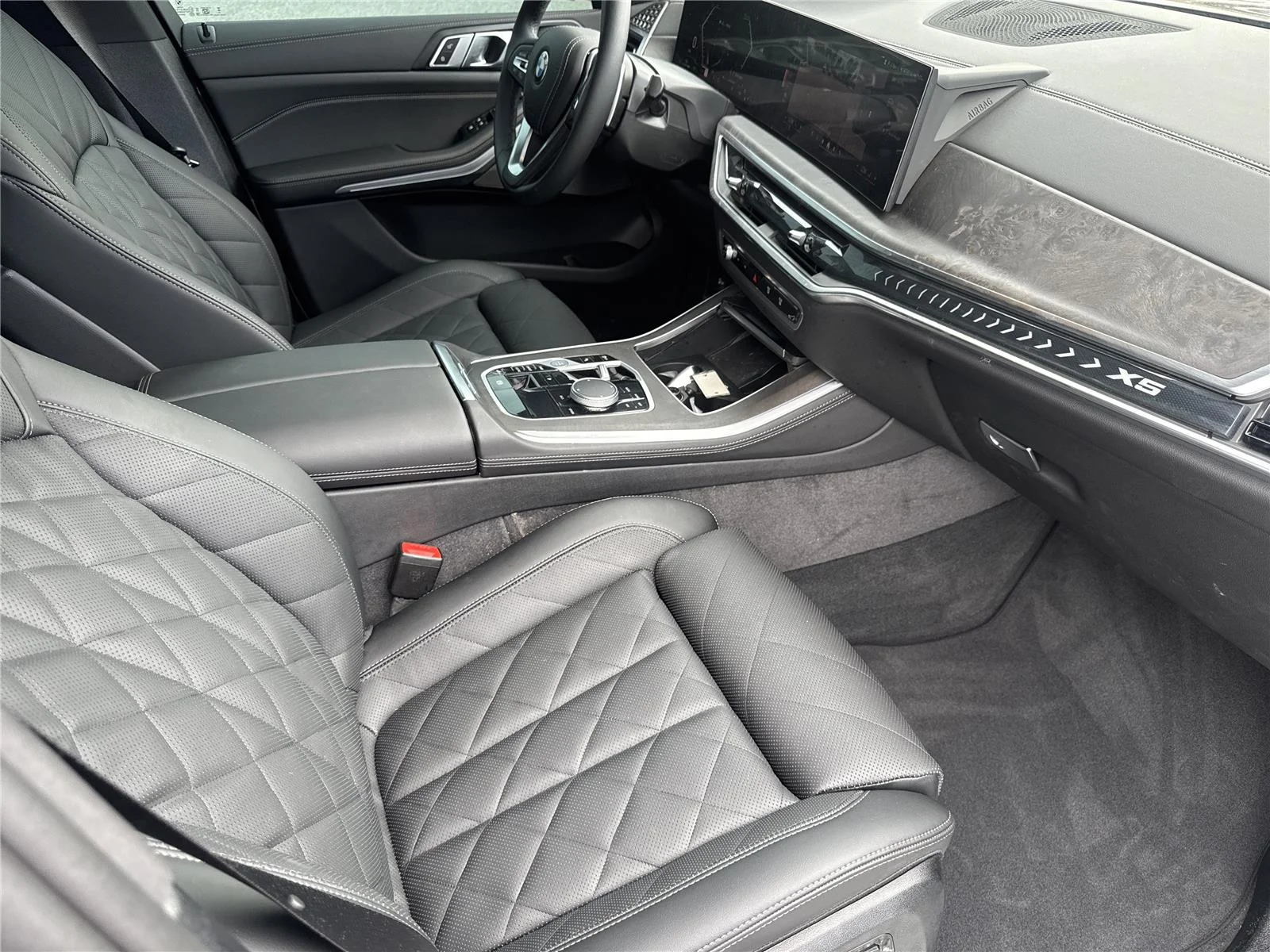 Used 2026 Skyscraper Grey Metallic BMW sDrive40i image 36