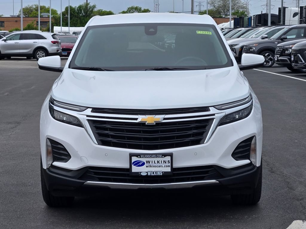 Used 2024 Summit White Chevrolet LT image 3