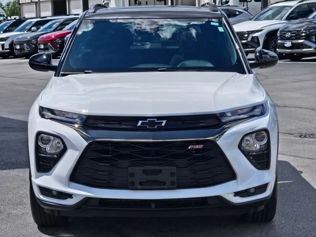 Used 2022 Summit White Chevrolet RS image 3