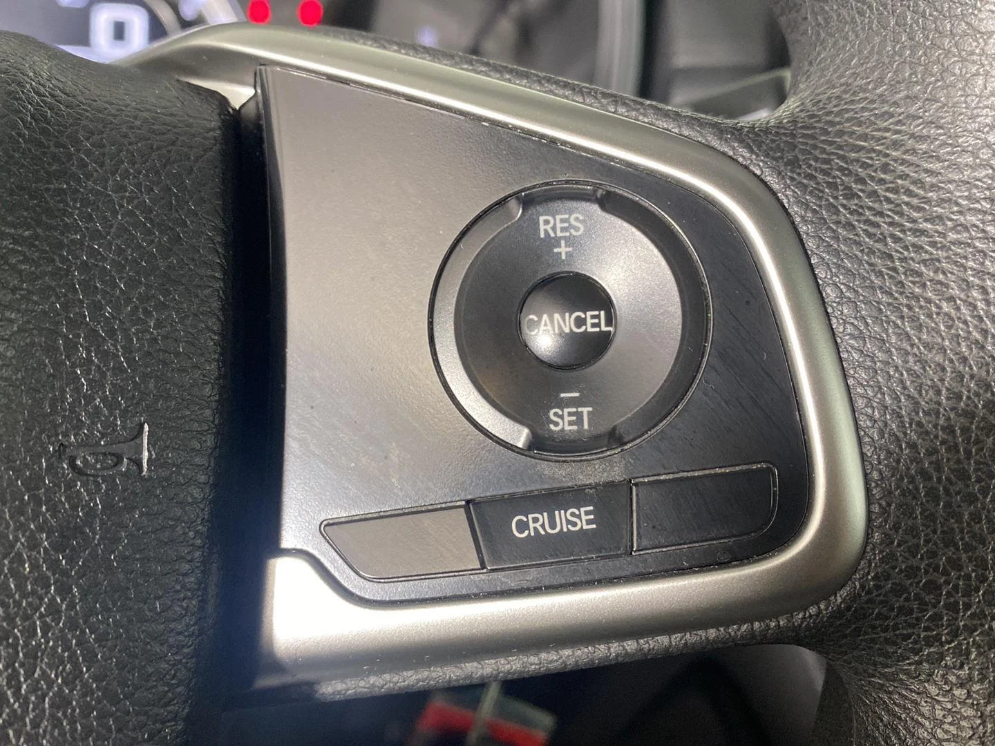 Used 2018 Lunar Silver Metallic Honda LX image 21