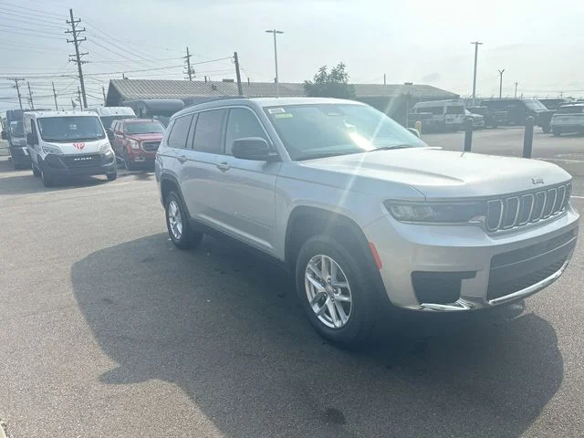 New 2026 Silver Zynith Jeep Laredo image 11