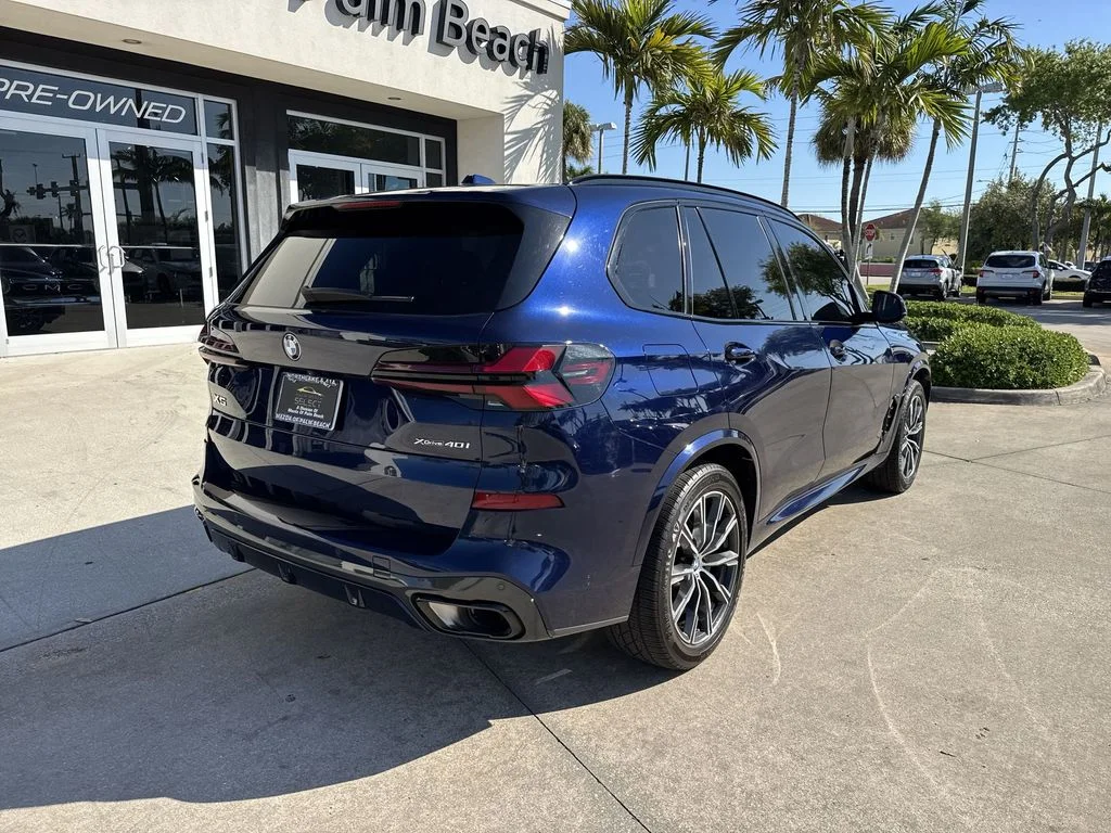 Used 2024 Blue BMW xDrive40i image 3