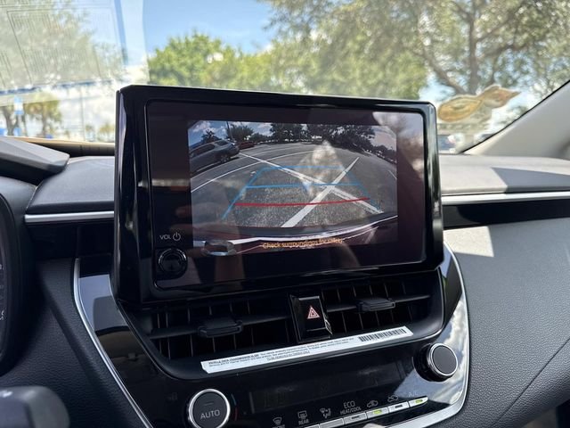 Used 2023 Pearl Toyota LE image 25