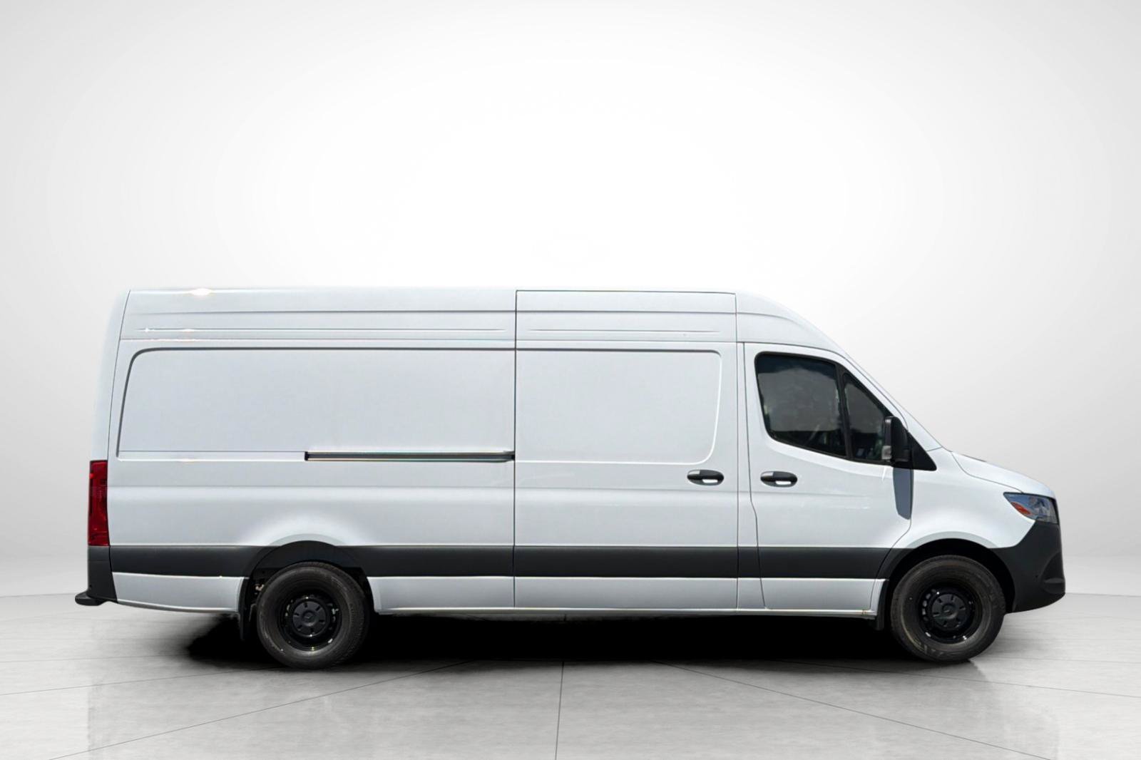 New 2026 Arctic White Mercedes-Benz Cargo 170 WB image 28