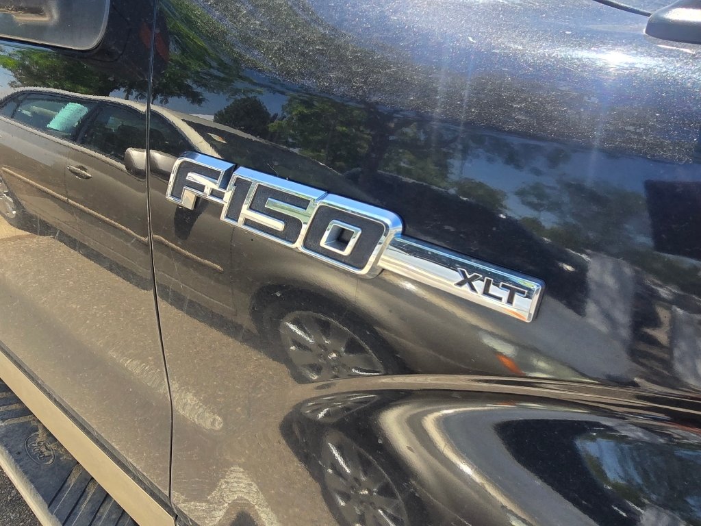 Used 2011 Tuxedo Black Metallic Ford XLT image 19