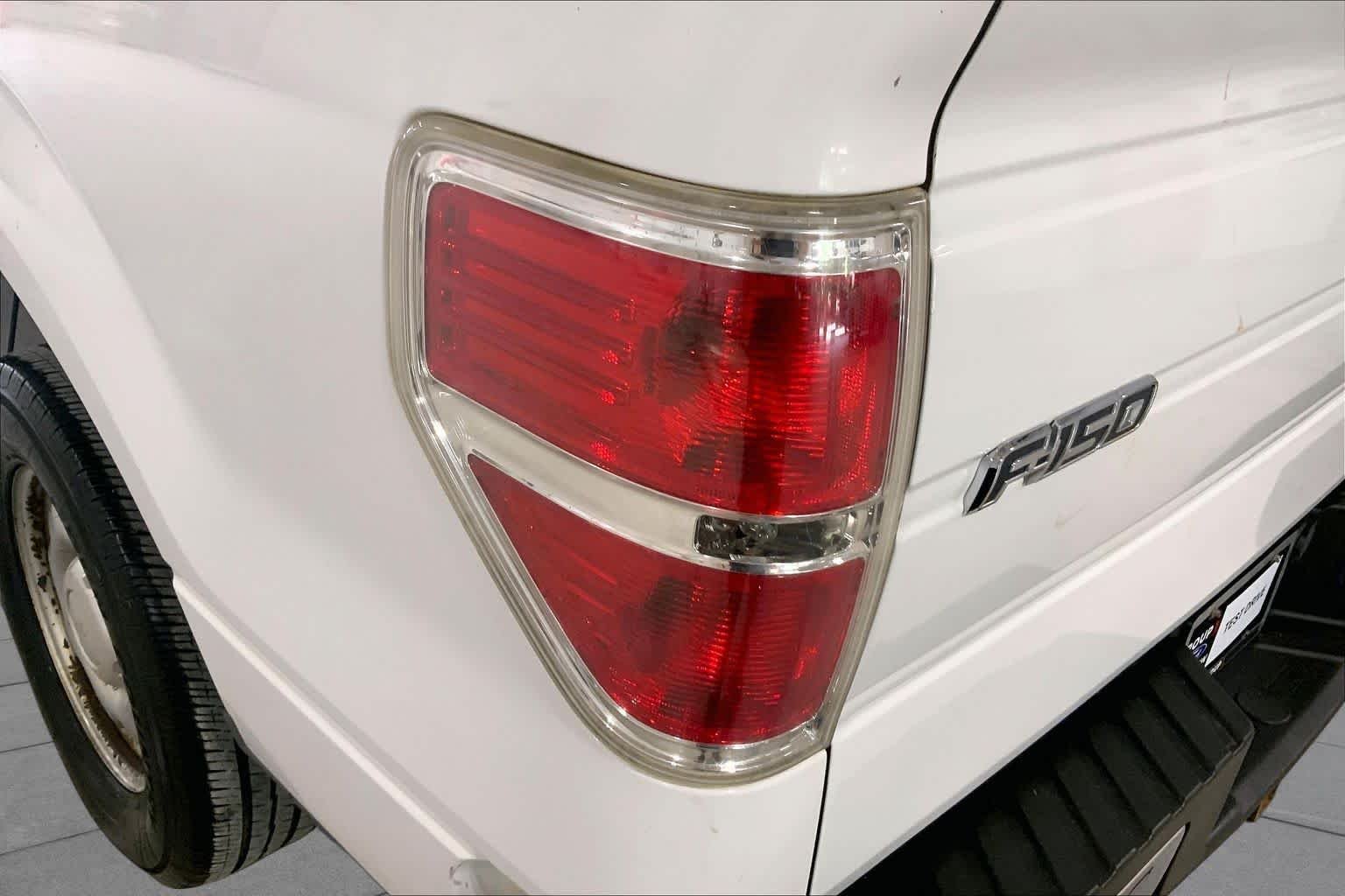 Used 2014 Oxford White Ford XL image 21
