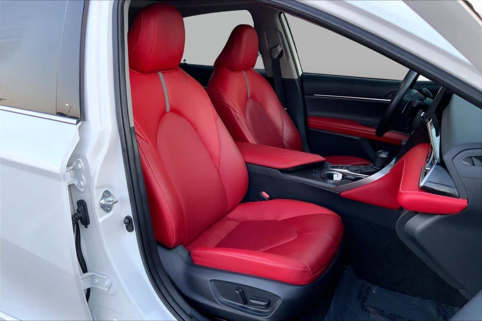 Used 2022 Wind Chill Pearl Toyota XSE image 8