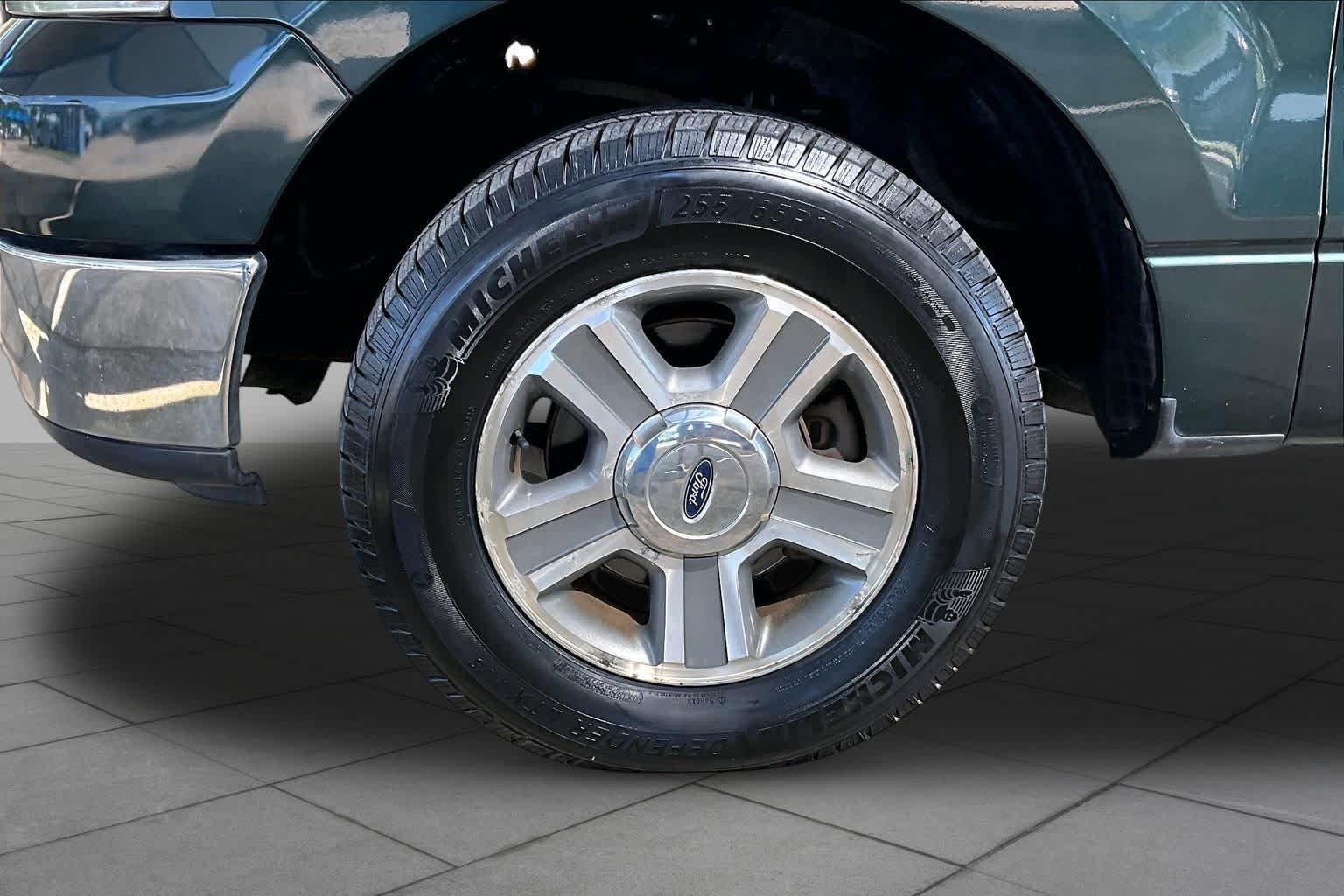 Used 2005 Dark Shadow Grey Metallic Ford XLT image 10