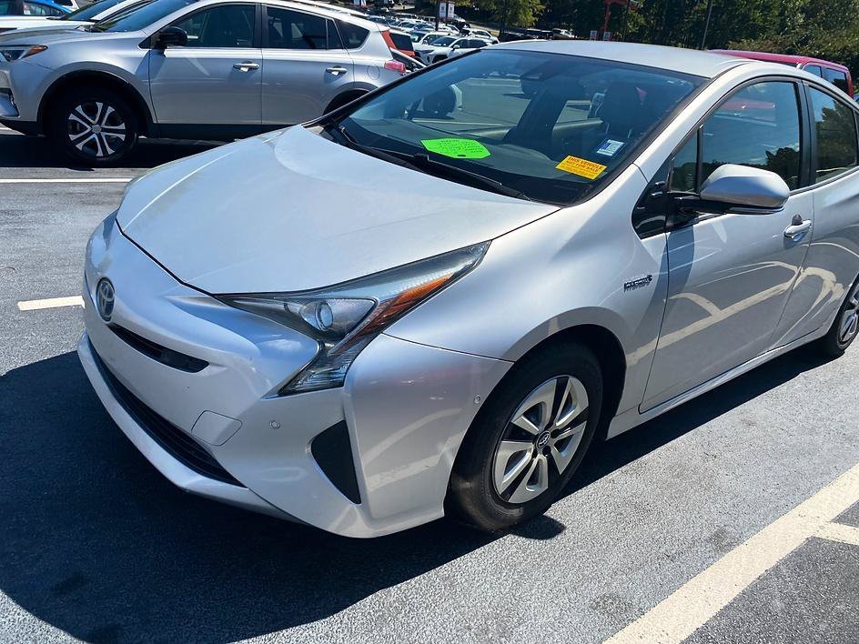 Used 2018 Classic Silver Metallic Toyota Two image 26