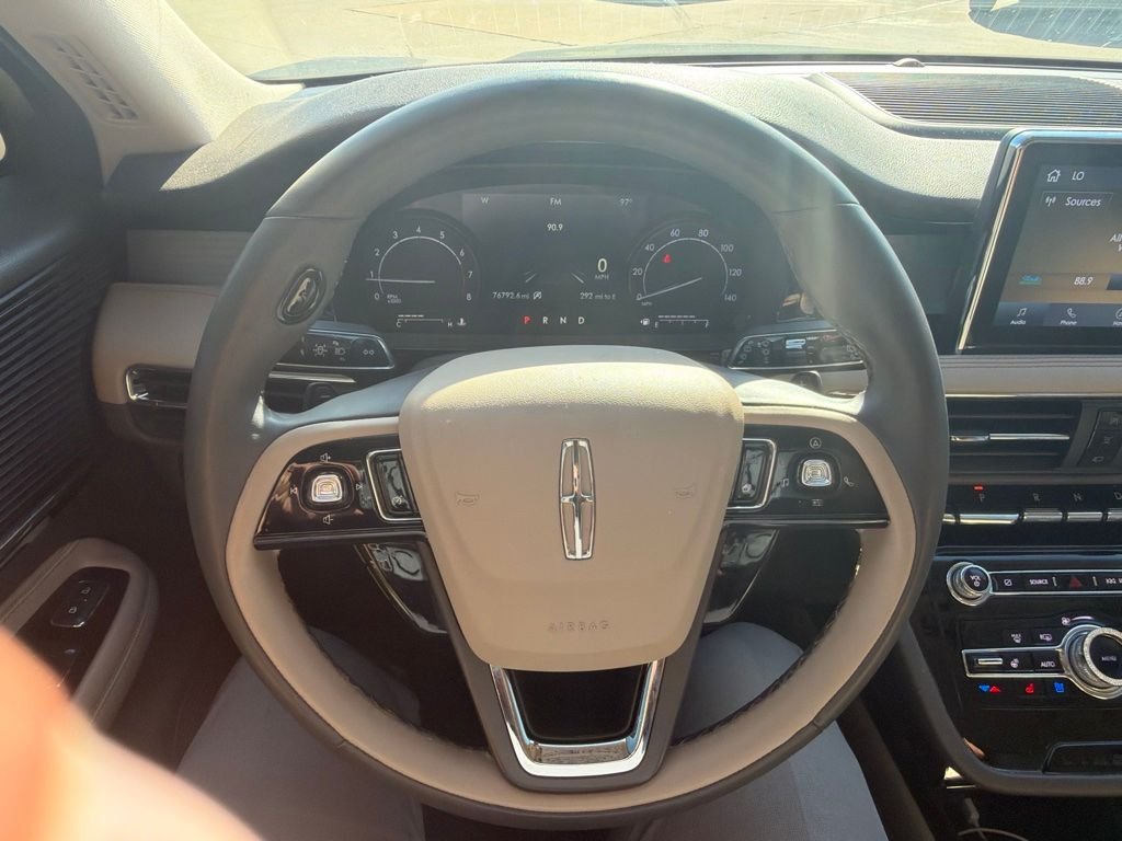 Used 2022 Gray Lincoln Standard image 12