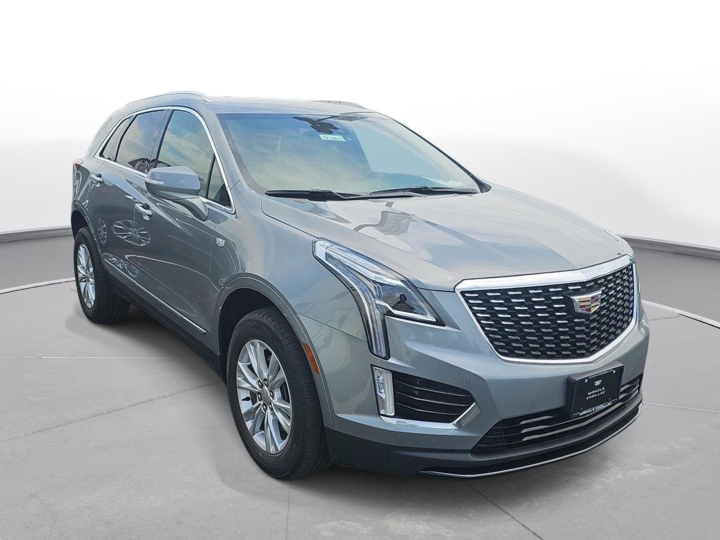 Used 2023 Argent Silver Metallic Cadillac AWD Luxury image 4