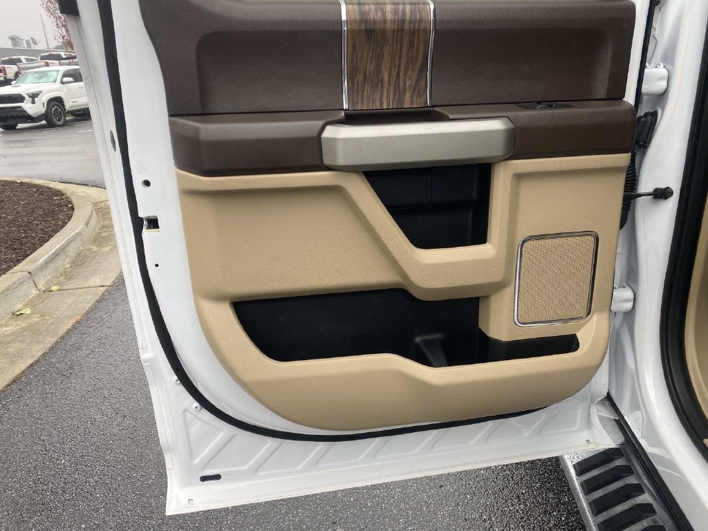 Certified Used 2018 Oxford White Ford Lariat image 12